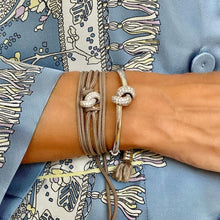 Load image into Gallery viewer, The Love Knot Bracelet - White Gold & Diamond