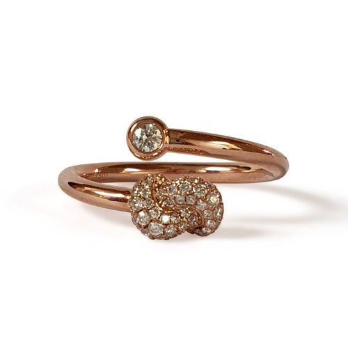 Mini Knot Ring in Pink Gold with Diamonds on Knot