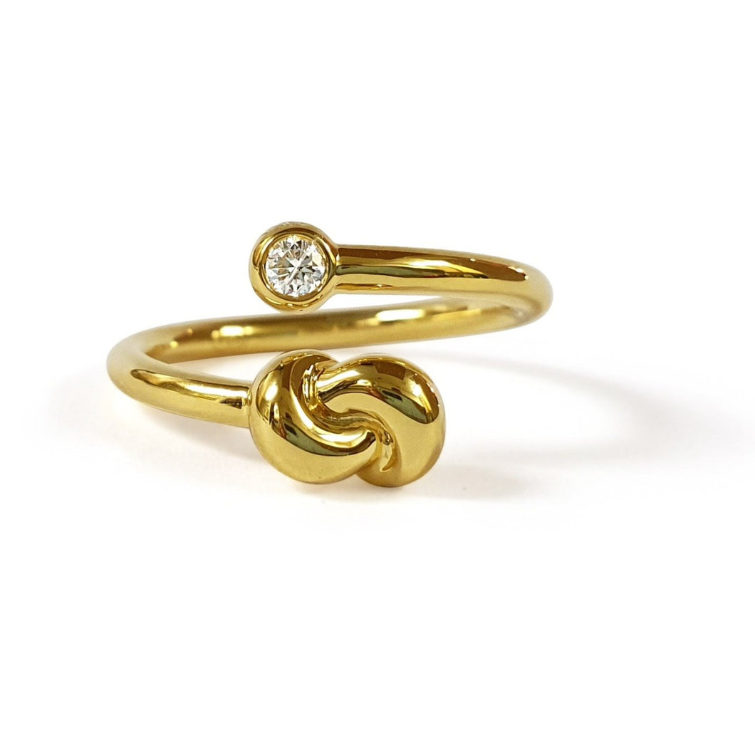 Mini Knot Ring in Yellow Gold