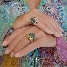 Load image into Gallery viewer, The Love Knot Ring - White Gold &amp; Tsavorite